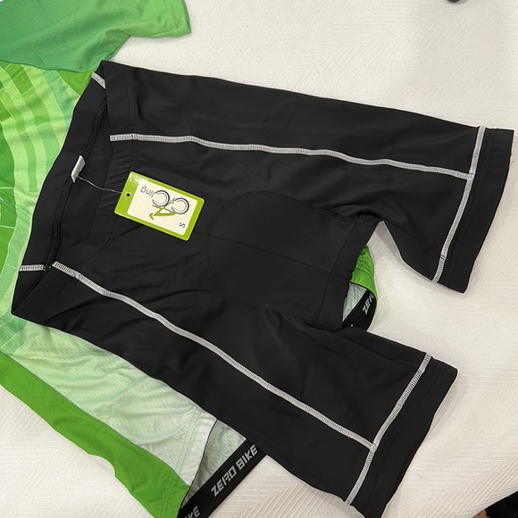 NWT Biking 🚴♀️ Outfit Zero Bike Size Small - Picture 2 of 10